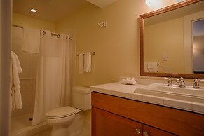 The Waves/The Argonauta Inn/The White Heron Lodge