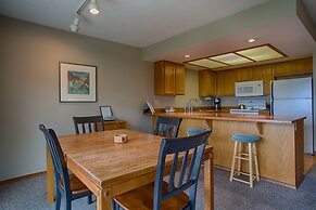 The Waves/The Argonauta Inn/The White Heron Lodge