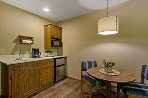 Somerset Inn & Suites