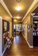 Brookside Inn Boutique Hotel