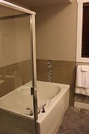 Brookside Inn Boutique Hotel