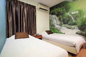Rain Forest Hotel