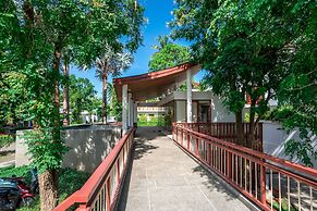 PRAN-A-LUXE Exclusive Pool Villa