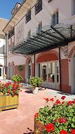 Mercure Maintenon