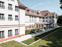 Mercure Maintenon