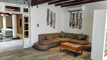 Cedros Inn Boutique Hotel