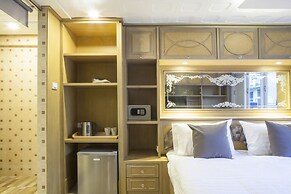 Golden Mountain Hostel