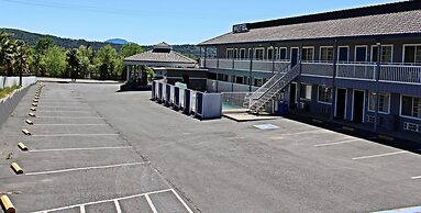 Lake Point Lodge