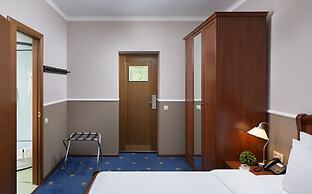 MIRROS Hotel Moscow Kremlin