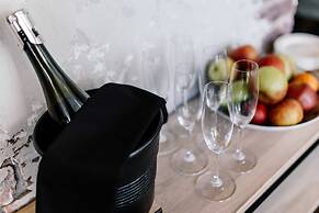 MIRROS Hotel Moscow Kremlin