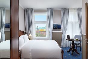 MIRROS Hotel Moscow Kremlin