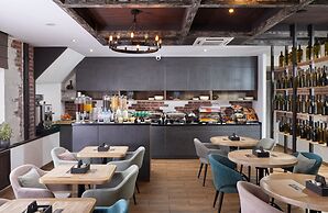 MIRROS Hotel Moscow Kremlin