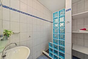 Bahia Apartments & Diving