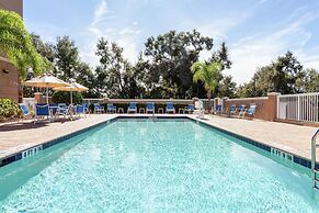 Hampton Inn & Suites Deland