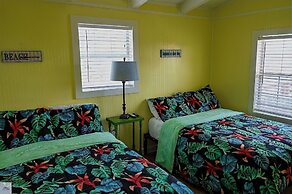 Blue Dolphin Inn and Cottages