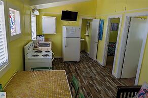 Blue Dolphin Inn and Cottages