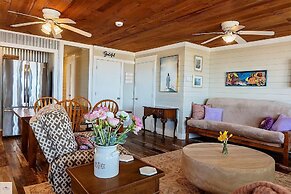 Blue Dolphin Inn and Cottages