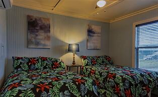 Blue Dolphin Inn and Cottages