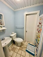 Blue Dolphin Inn and Cottages