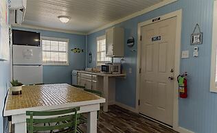 Blue Dolphin Inn and Cottages