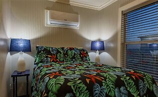 Blue Dolphin Inn and Cottages