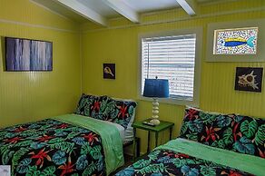 Blue Dolphin Inn and Cottages