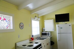 Blue Dolphin Inn and Cottages