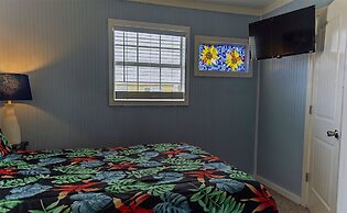 Blue Dolphin Inn and Cottages