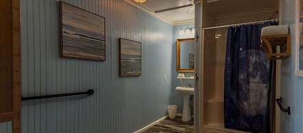 Blue Dolphin Inn and Cottages