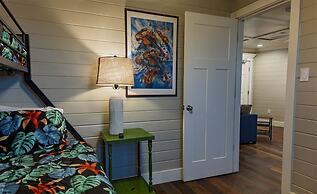 Blue Dolphin Inn and Cottages