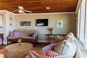 Blue Dolphin Inn and Cottages