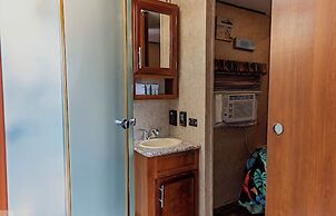 Blue Dolphin Inn and Cottages