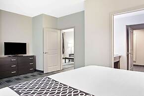 La Quinta Inn & Suites by Wyndham Victoria - South