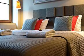 La Gioia Grey Stylish Apartments