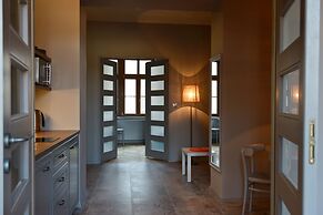 La Gioia Grey Stylish Apartments