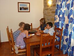 Casas Pirineo Aínsa: Historic Palace & Garden