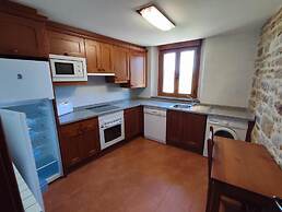 Casas Pirineo Aínsa: Historic Palace & Garden