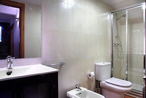 Casas Pirineo Aínsa: Historic Palace & Garden