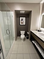 Holiday Inn Express & Suites Anaheim Resort Area by IHG