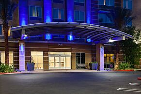 Holiday Inn Express & Suites Anaheim Resort Area by IHG