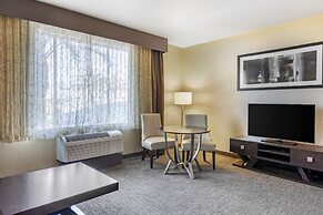 Holiday Inn Express & Suites Anaheim Resort Area by IHG