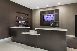 Holiday Inn Express & Suites Anaheim Resort Area by IHG