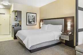 Holiday Inn Express & Suites Anaheim Resort Area by IHG