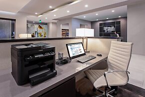 Holiday Inn Express & Suites Anaheim Resort Area by IHG