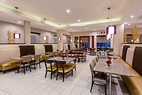 Holiday Inn Express & Suites Anaheim Resort Area by IHG