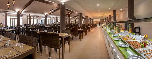 Magic Natura Animal, Waterpark & Polynesian Resort