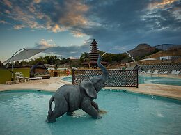 Magic Natura Animal, Waterpark & Polynesian Resort
