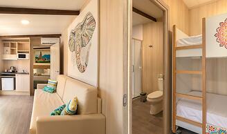 Magic Natura Animal, Waterpark & Polynesian Resort