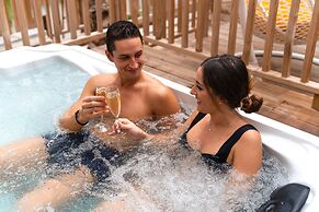 Magic Natura Animal, Waterpark & Polynesian Resort