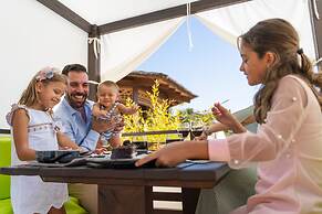 Magic Natura Animal, Waterpark & Polynesian Resort